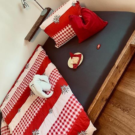 Conny'S B&B Niederweningen Exteriér fotografie