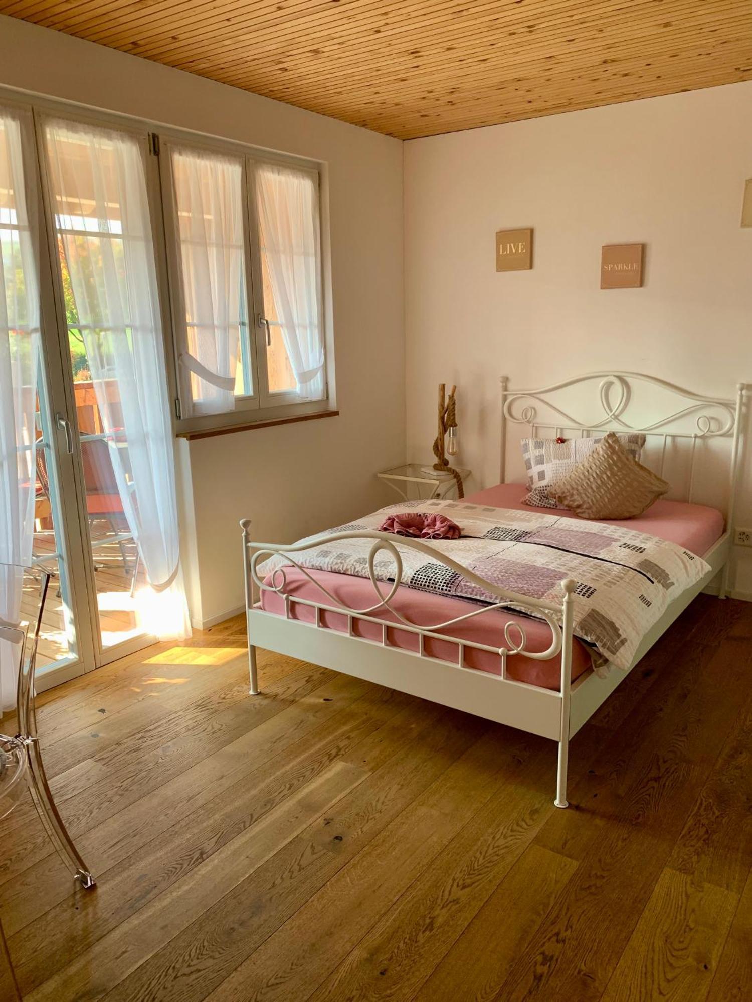Conny'S B&B Niederweningen Exteriér fotografie